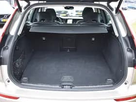 Volvo XC60 T6 350PK Plug-in hybrid AWD Plus Dark thumbnail 17