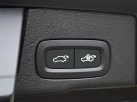 Volvo XC60 T6 350PK Plug-in hybrid AWD Plus Dark thumbnail 20