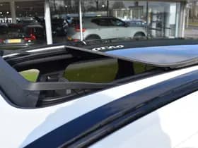 Volvo XC60 T6 AWD 350PK Plug-in Hybrid Plus Dark thumbnail 13