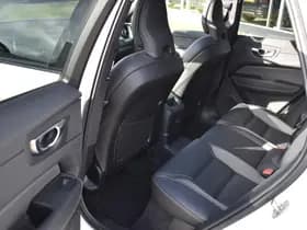 Volvo XC60 T6 AWD 350PK Plug-in Hybrid Plus Dark thumbnail 24