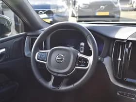 Volvo XC60 T6 AWD 350PK Plug-in Hybrid Plus Dark thumbnail 27