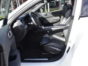 Volvo XC60 T6 AWD 350PK Plug-in Hybrid Plus Dark thumbnail 29