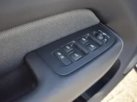 Volvo XC60 T6 AWD 350PK Plug-in Hybrid Plus Dark thumbnail 30