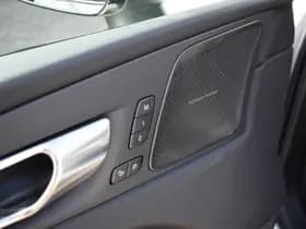 Volvo XC60 T6 AWD 350PK Plug-in Hybrid Plus Dark thumbnail 31