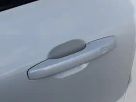 Volvo XC60 T6 AWD 350PK Plug-in Hybrid Plus Dark thumbnail 9