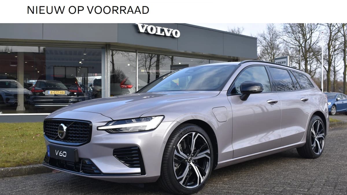 Volvo V60 T6 AWD 350PK Plug-in Hybrid Plus Dark — foto 1