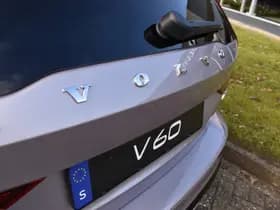 Volvo V60 T6 AWD 350PK Plug-in Hybrid Plus Dark thumbnail 11