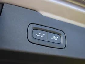 Volvo V60 T6 AWD 350PK Plug-in Hybrid Plus Dark thumbnail 17