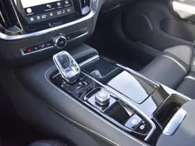 Volvo V60 T6 AWD 350PK Plug-in Hybrid Plus Dark thumbnail 38