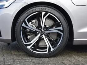 Volvo V60 T6 AWD 350PK Plug-in Hybrid Plus Dark thumbnail 6