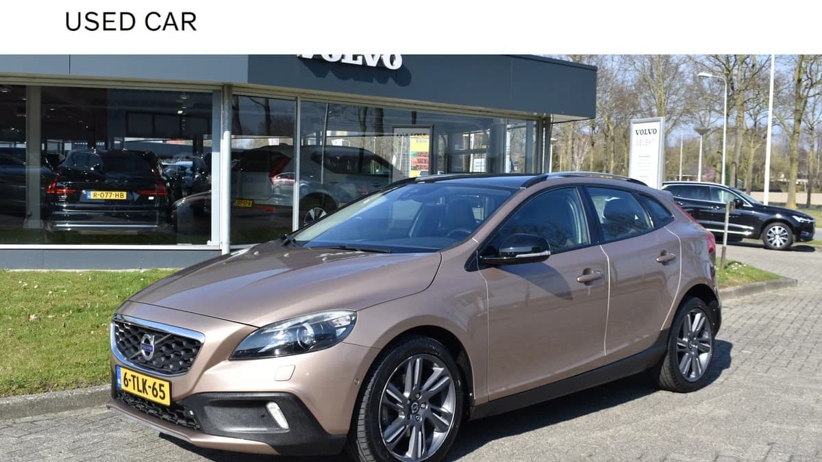 Volvo V40 Cross Country T4 180PK Automaat Summum — foto 1