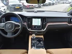 Volvo V60 T6 AWD 350PK Plug-in Hybrid Ultra Dark thumbnail 25
