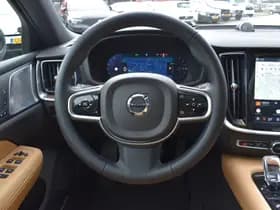 Volvo V60 T6 AWD 350PK Plug-in Hybrid Ultra Dark thumbnail 26