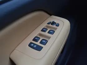 Volvo V60 T6 AWD 350PK Plug-in Hybrid Ultra Dark thumbnail 31