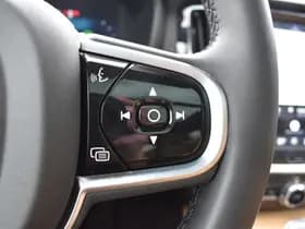 Volvo V60 T6 AWD 350PK Plug-in Hybrid Ultra Dark thumbnail 38