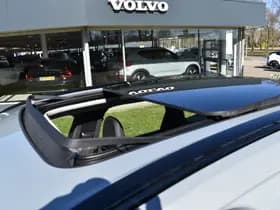 Volvo XC60 T6 AWD 350PK Plug-in Hybrid Ultimate Dark thumbnail 13