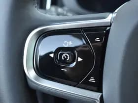 Volvo XC60 T6 AWD 350PK Plug-in Hybrid Ultimate Dark thumbnail 34