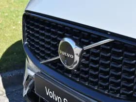 Volvo XC60 T6 AWD 350PK Plug-in Hybrid Ultimate Dark thumbnail 5