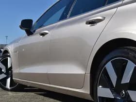 Volvo V60 T6 AWD 350PK Plug-in Hybrid Essential Bright thumbnail 13