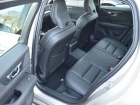 Volvo V60 T6 AWD 350PK Plug-in Hybrid Essential Bright thumbnail 16