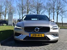 Volvo V60 T6 AWD 350PK Plug-in Hybrid Essential Bright thumbnail 3