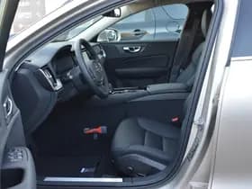 Volvo V60 T6 AWD 350PK Plug-in Hybrid Essential Bright thumbnail 21