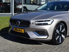 Volvo V60 T6 AWD 350PK Plug-in Hybrid Essential Bright thumbnail 4