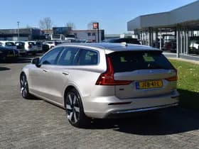 Volvo V60 T6 AWD 350PK Plug-in Hybrid Essential Bright thumbnail 9