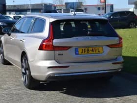 Volvo V60 T6 AWD 350PK Plug-in Hybrid Essential Bright thumbnail 10