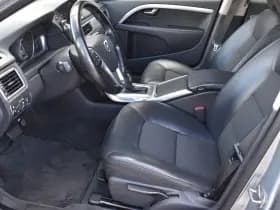 Volvo V70 T4 190PK Automaat Classic Edition thumbnail 2