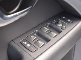 Volvo V70 T4 190PK Automaat Classic Edition thumbnail 21