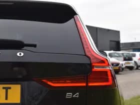 Volvo V60 B4 211PK Automaat Plus Dark thumbnail 13