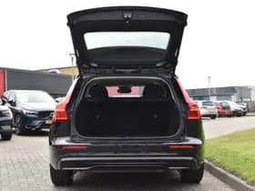 Volvo V60 B4 211PK Automaat Plus Dark thumbnail 14