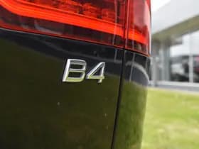 Volvo V60 B4 211PK Automaat Plus Dark thumbnail 16