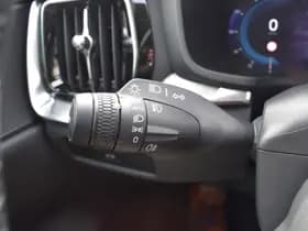 Volvo V60 B4 211PK Automaat Plus Dark thumbnail 33