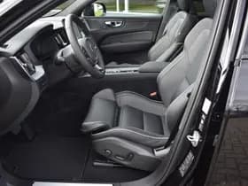 Volvo XC60 T6 AWD 350PK Plug-in Hybrid Plus Black Edition thumbnail 2