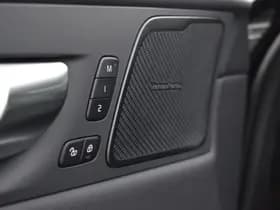 Volvo XC60 T6 AWD 350PK Plug-in Hybrid Plus Black Edition thumbnail 23