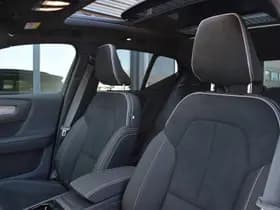 Volvo EX40 thumbnail 4