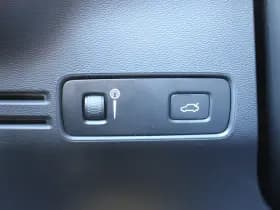 Volvo XC40 Recharge P8 AWD R-Design thumbnail 19