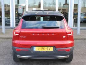 Volvo XC40 Recharge P8 AWD R-Design thumbnail 4