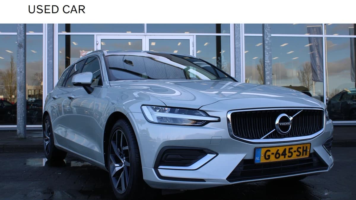 Volvo V60 T4 Automaat Momentum Pro — foto 1