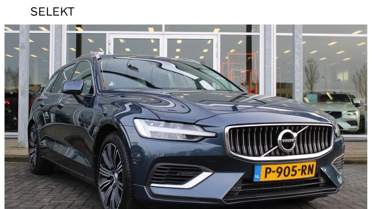 Volvo V60 T6 Plug-in hybrid AWD Essential Bright — foto 1