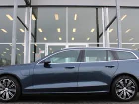 Volvo V60 T6 Plug-in hybrid AWD Essential Bright thumbnail 2