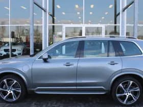 Volvo XC90 T8 Twin Engine AWD Momentum thumbnail 2
