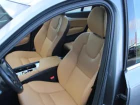 Volvo XC90 T8 Twin Engine AWD Momentum thumbnail 13