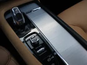 Volvo XC90 T8 Twin Engine AWD Momentum thumbnail 29