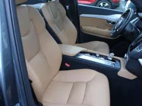 Volvo XC90 T8 Twin Engine AWD Momentum thumbnail 41