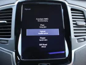 Volvo XC90 T8 Twin Engine AWD Momentum thumbnail 45