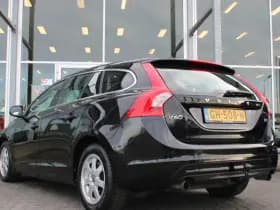 Volvo V60 T3 Momentum thumbnail 3