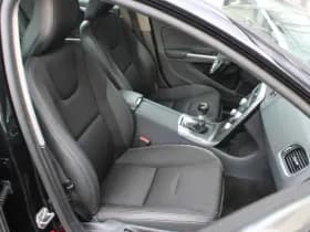 Volvo V60 T3 Momentum thumbnail 36